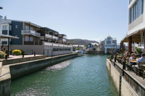 WATERFRONT 11 QUAY WEST